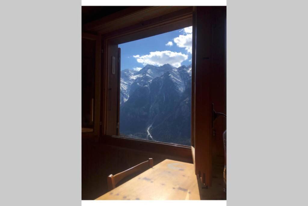 Alpia 26 - Zwei Zimmerwohnung In Traditionellem Walliser Haus Gasenried Dış mekan fotoğraf
